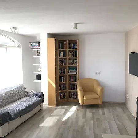 Beautiful Spacious 公寓